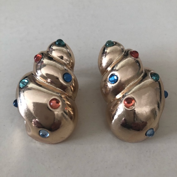Groovy BIG 80’s Inspired Conch Shell Gem Earrings - Picture 4 of 8